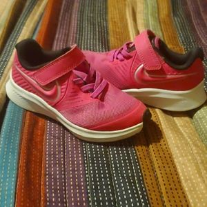 Girls shoes